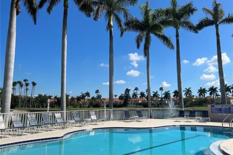 Condo in Saint Petersburg, Florida, 2 bedrooms  № 1775580 - photo 5