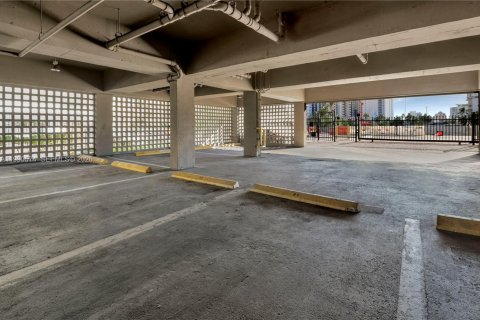 Снять в аренду кондоминиум в Майами-Бич, Флорида 2 спальни, 66.89м2, № 2057032 - фото 20