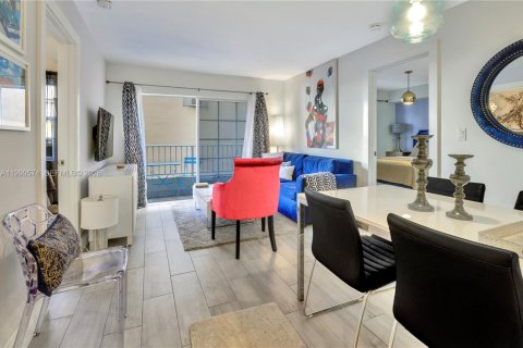 Снять в аренду кондоминиум в Майами-Бич, Флорида 2 спальни, 66.89м2, № 2057032 - фото 6