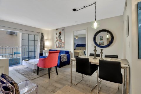 Снять в аренду кондоминиум в Майами-Бич, Флорида 2 спальни, 66.89м2, № 2057032 - фото 4