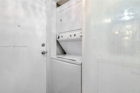 Снять в аренду кондоминиум в Майами-Бич, Флорида 2 спальни, 66.89м2, № 2057032 - фото 10