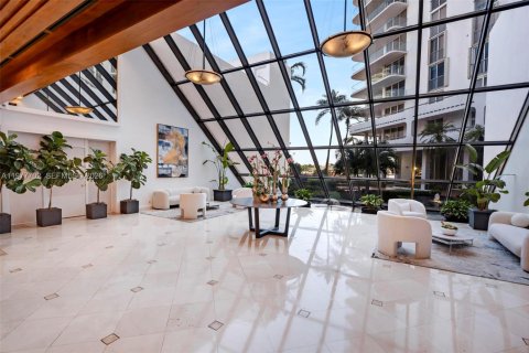 Condo in Aventura, Florida, 2 bedrooms  № 2041839 - photo 26