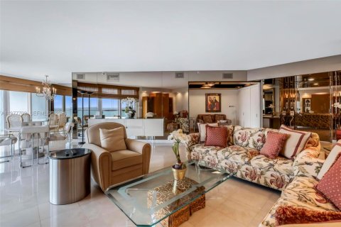 Condo in Aventura, Florida, 2 bedrooms  № 2041839 - photo 2