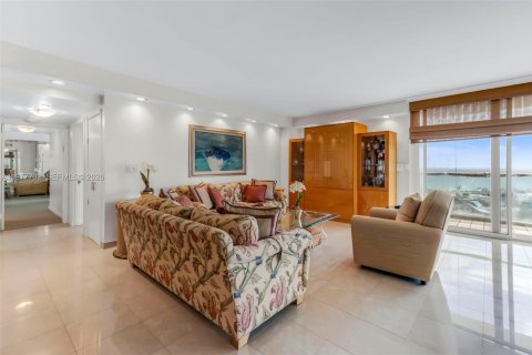 Condo in Aventura, Florida, 2 bedrooms  № 2041839 - photo 6