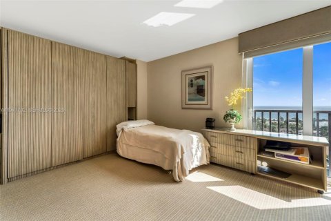 Condo in Aventura, Florida, 2 bedrooms  № 2041839 - photo 11