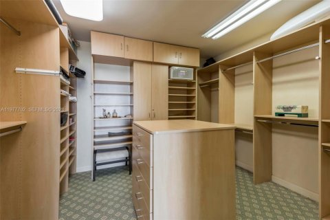 Condo in Aventura, Florida, 2 bedrooms  № 2041839 - photo 17