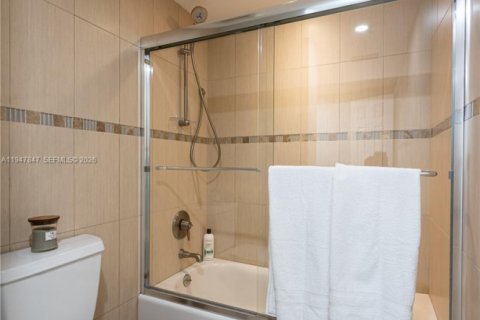 Condominio en venta en Hollywood, Florida, 2 dormitorios, 109.44 m2 № 2003963 - foto 23