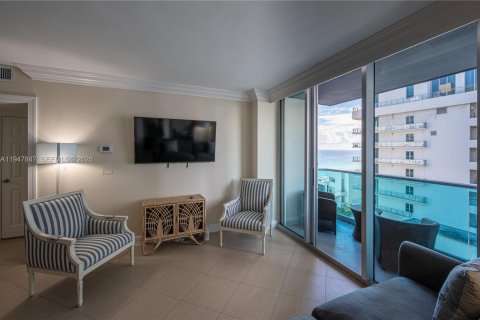 Condominio en venta en Hollywood, Florida, 2 dormitorios, 109.44 m2 № 2003963 - foto 5