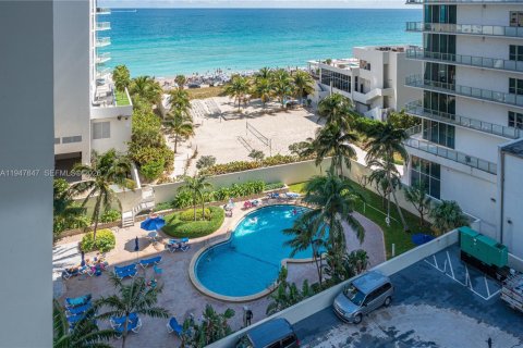 Condominio en venta en Hollywood, Florida, 2 dormitorios, 109.44 m2 № 2003963 - foto 10
