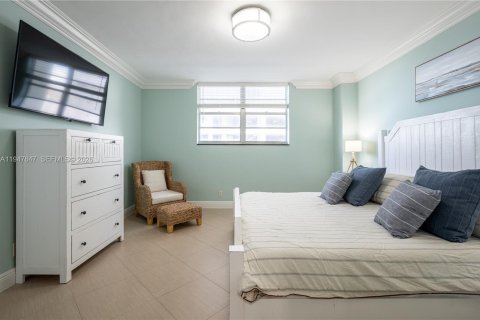 Condominio en venta en Hollywood, Florida, 2 dormitorios, 109.44 m2 № 2003963 - foto 14