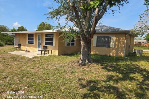 House in North Port, Florida 2 bedrooms, 132.66 sq.m. № 2215561
