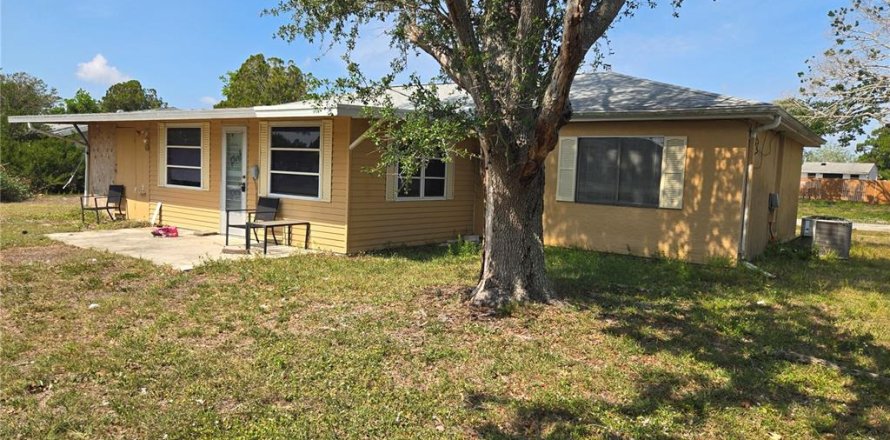 Casa en North Port, Florida 2 dormitorios, 132.66 m2 № 2215561