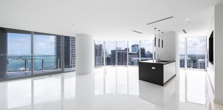 Кондоминиум с 2 спальнями в Майами, Флорида № 2007144