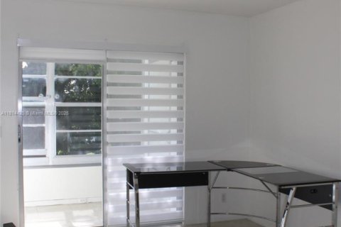 Condo in Pembroke Pines, Florida, 2 bedrooms  № 1766374 - photo 29