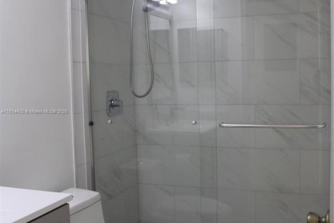 Condo in Pembroke Pines, Florida, 2 bedrooms  № 1766374 - photo 27