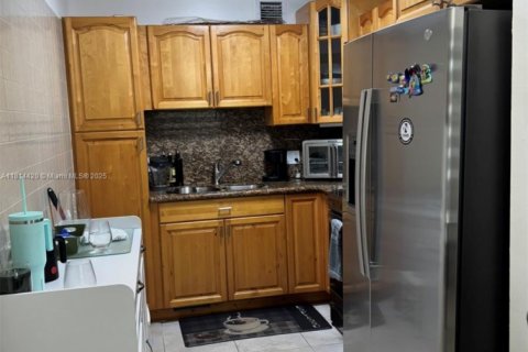 Condo in Pembroke Pines, Florida, 2 bedrooms  № 1766374 - photo 22