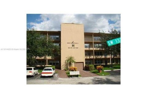Condo in Pembroke Pines, Florida, 2 bedrooms  № 1766374 - photo 5