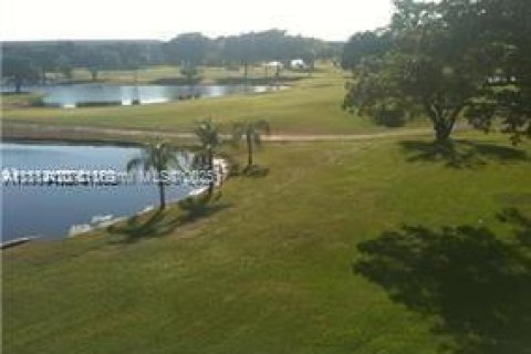 Condo in Pembroke Pines, Florida, 2 bedrooms  № 1766374 - photo 4