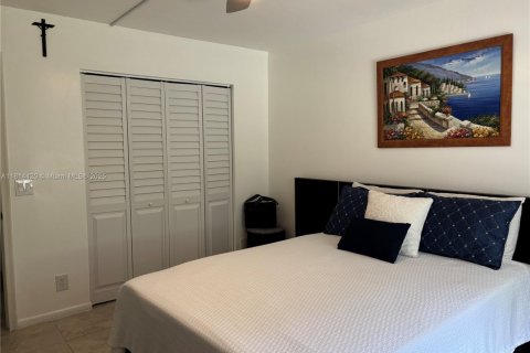 Condo in Pembroke Pines, Florida, 2 bedrooms  № 1766374 - photo 10