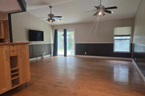 House in Jupiter, Florida 3 bedrooms, 133.59 sq.m. № 2083543 - photo 3