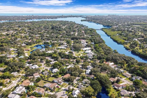 House in Jupiter, Florida 3 bedrooms, 133.59 sq.m. № 2083543 - photo 16
