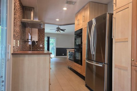 House in Jupiter, Florida 3 bedrooms, 133.59 sq.m. № 2083543 - photo 8