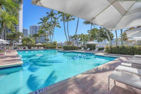Copropriété à louer à Aventura, Floride: 3 chambres, 125.42 m2 № 2020807 - photo 3