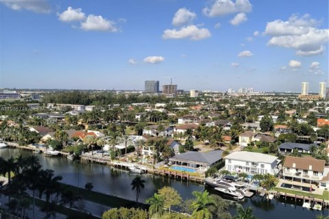 Copropriété à louer à Aventura, Floride: 3 chambres, 125.42 m2 № 2020807 - photo 15