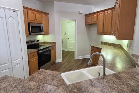 Villa ou maison à vendre à Sanford, Floride: 3 chambres, 164.9 m2 № 1628436 - photo 2