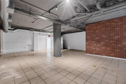 Купить коммерческую недвижимость в Майами-Бич, Флорида № 2045390 - фото 8