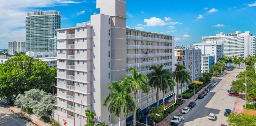 Коммерческая недвижимость в Майами-Бич, Флорида № 2045390