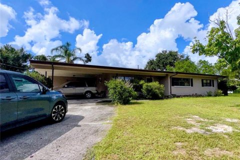 House in Temple Terrace, Florida 3 bedrooms, 143.72 sq.m. № 2323022