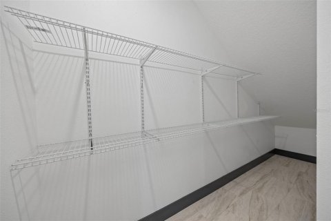 House in Tampa, Florida 5 bedrooms, 270.53 sq.m. № 1821457 - photo 6