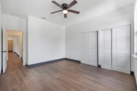 House in Tampa, Florida 5 bedrooms, 270.53 sq.m. № 1821457 - photo 25
