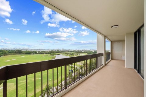 Condo in West Palm Beach, Florida, 3 bedrooms  № 1701572 - photo 27