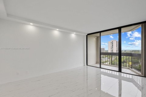 Condo in West Palm Beach, Florida, 3 bedrooms  № 1701572 - photo 20