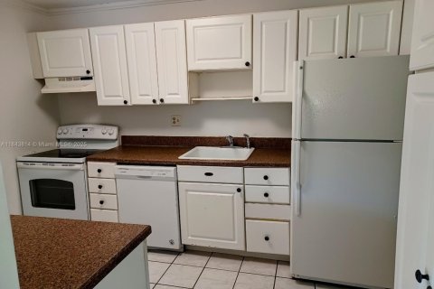 Condo in Fort Lauderdale, Florida, 3 bedrooms  № 1838689 - photo 2
