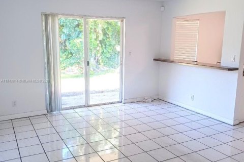 Condo in Fort Lauderdale, Florida, 3 bedrooms  № 1838689 - photo 6