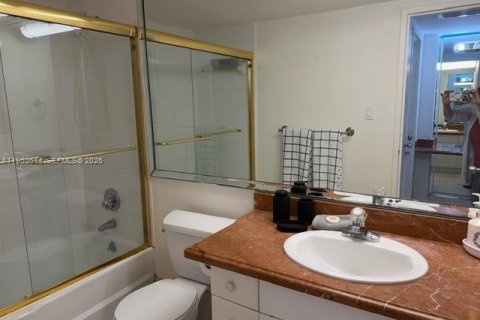 Condominio en alquiler en Miami Beach, Florida, 2 dormitorios, 95.69 m2 № 2085271 - foto 17