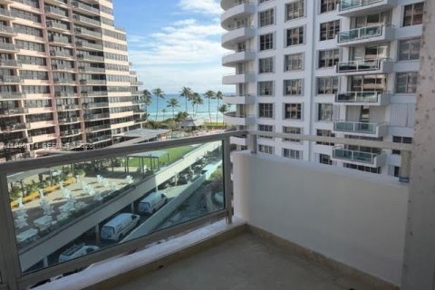 Condominio en alquiler en Miami Beach, Florida, 2 dormitorios, 95.69 m2 № 2085271 - foto 2