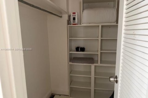 Condominio en alquiler en Miami Beach, Florida, 2 dormitorios, 95.69 m2 № 2085271 - foto 13