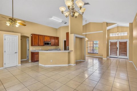 House in Ocoee, Florida 3 bedrooms, 164.53 sq.m. № 2214094 - photo 2