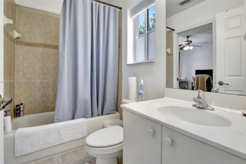 Touwnhouse à vendre à Miramar, Floride: 3 chambres, 117.06 m2 № 1864864 - photo 17