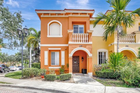 Touwnhouse à vendre à Miramar, Floride: 3 chambres, 117.06 m2 № 1864864 - photo 1
