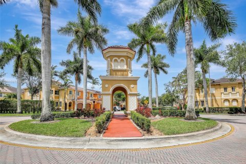Touwnhouse à vendre à Miramar, Floride: 3 chambres, 117.06 m2 № 1864864 - photo 11