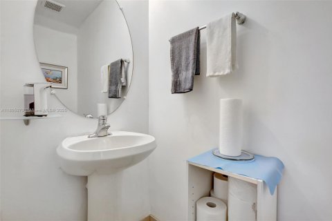 Touwnhouse à vendre à Miramar, Floride: 3 chambres, 117.06 m2 № 1864864 - photo 28
