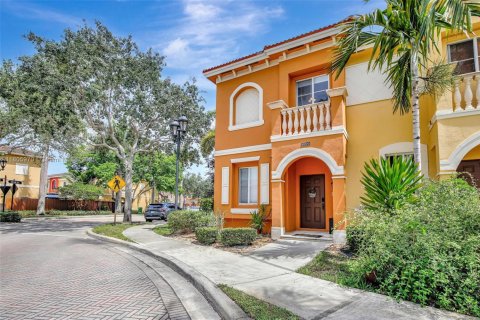 Touwnhouse à vendre à Miramar, Floride: 3 chambres, 117.06 m2 № 1864864 - photo 2