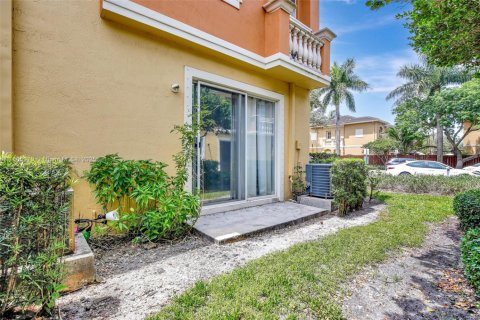 Touwnhouse à vendre à Miramar, Floride: 3 chambres, 117.06 m2 № 1864864 - photo 7