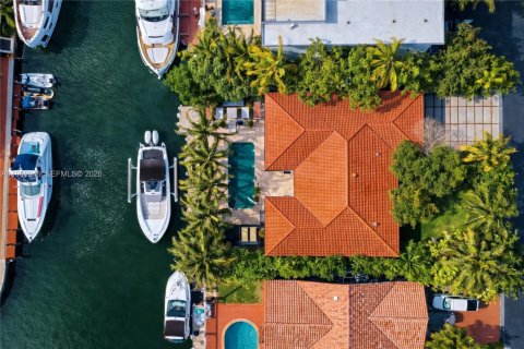 Дом в Норт-Майами-Бич, Флорида 4 спальни, 232.44м2 № 2026373