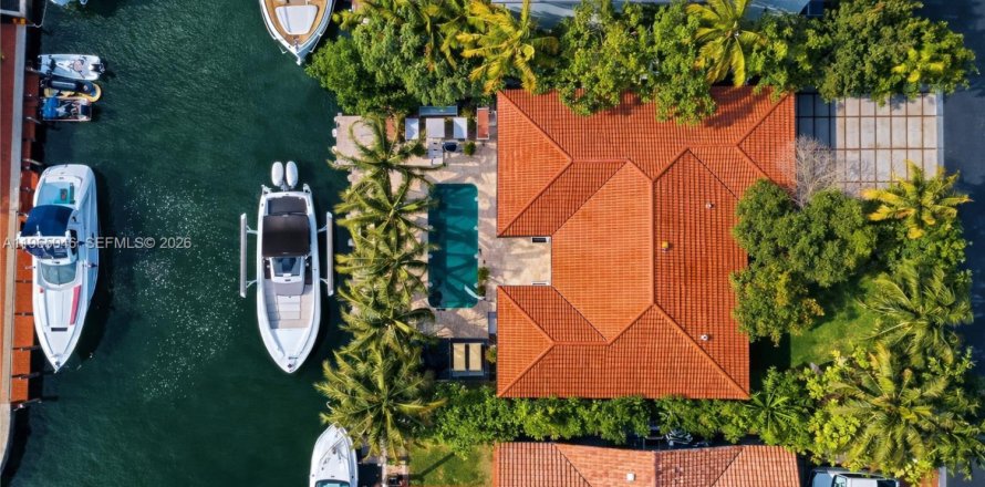 Дом в Норт-Майами-Бич, Флорида 4 спальни, 232.44м2 № 2026373